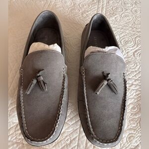 NWOB Zriang Men's Faux Suede Gray Tassel Loafers - Sz 10.5
